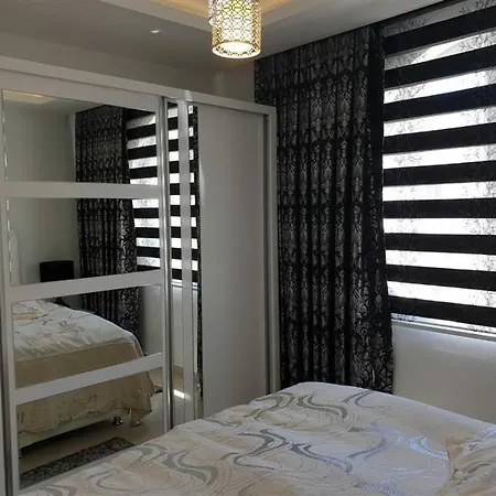 1+1 в центре алании 500м до моря Best 17 \ 4459 *